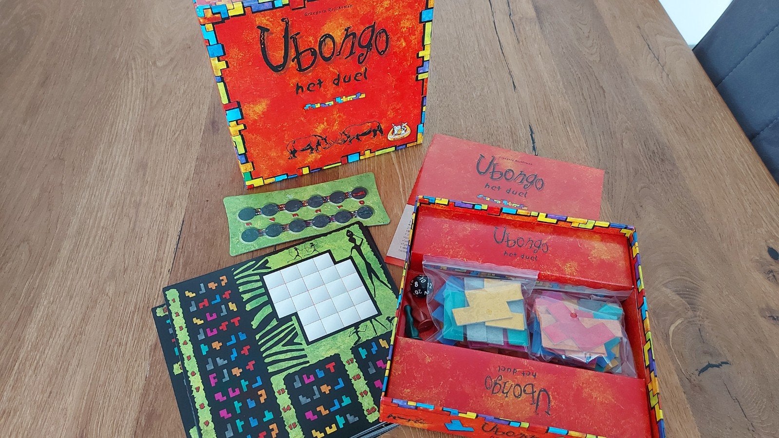 Ubongo het duel - Strategisch puzzelspel voor 2 spelers, Hobby en Vrije tijd, Een of twee spelers, Ophalen of Verzenden, Zo goed als nieuw