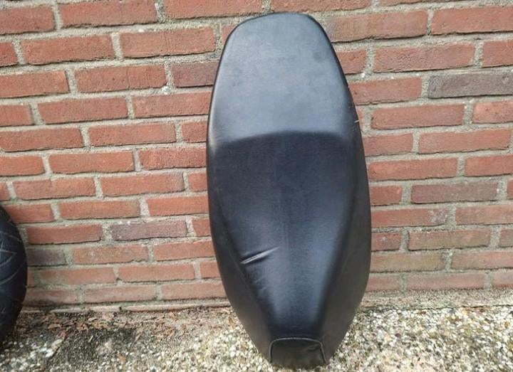 Yamaha scooter zadel - Gebruikt, Ophalen of Verzenden