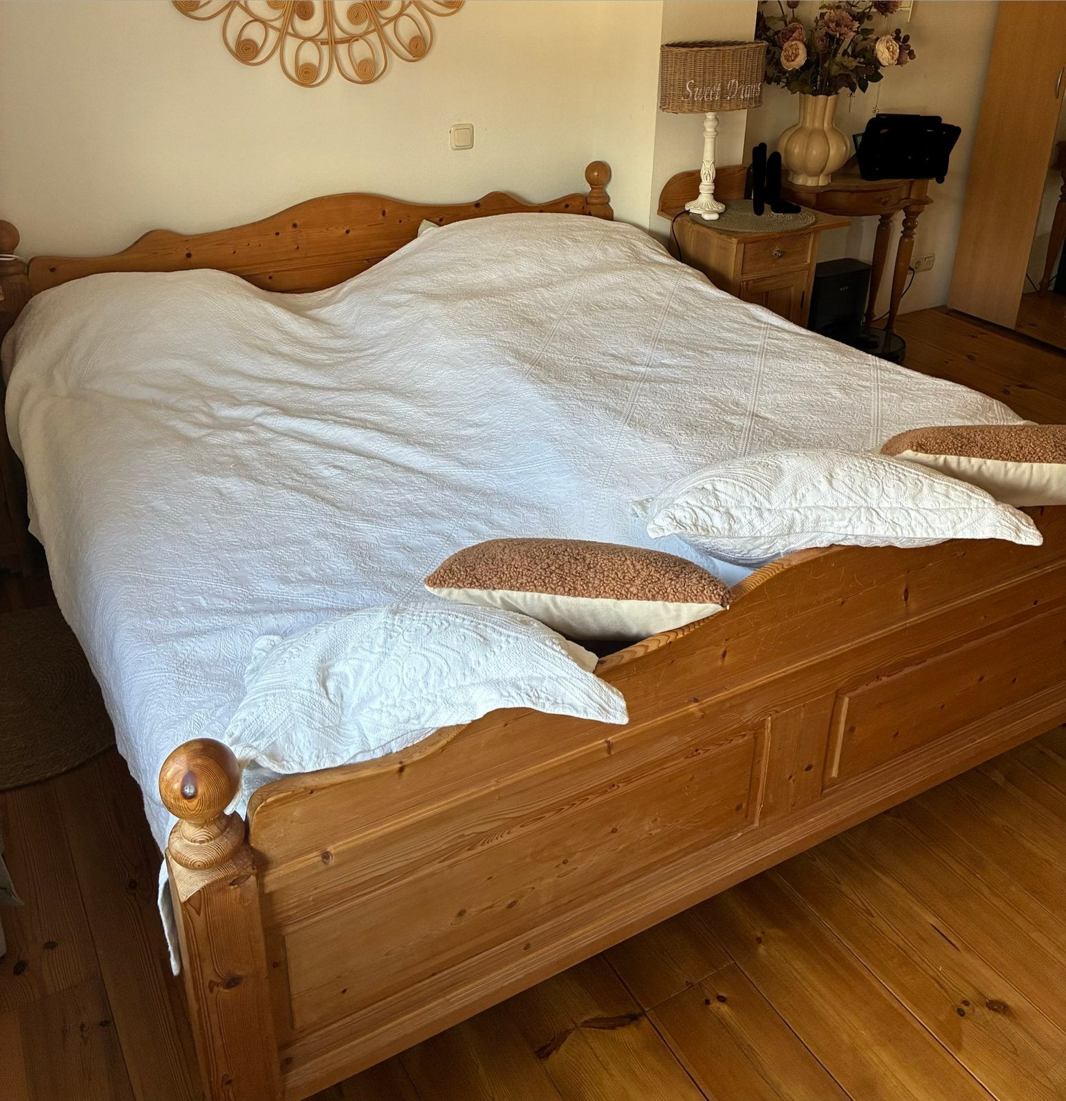 Grenen bed 210 x 190 cm – stevig, degelijk en comfortabel, Ophalen, Gebruikt, 100 cm of meer, Lattenbodem