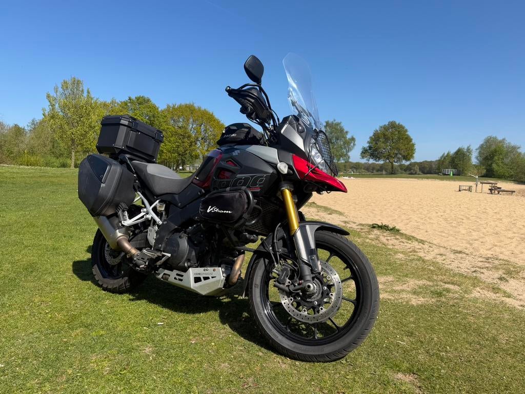 Suzuki V-strom DL1000 2014 rood, 2 cilinders, Occasion, Motorrijbewijs A, Particulier