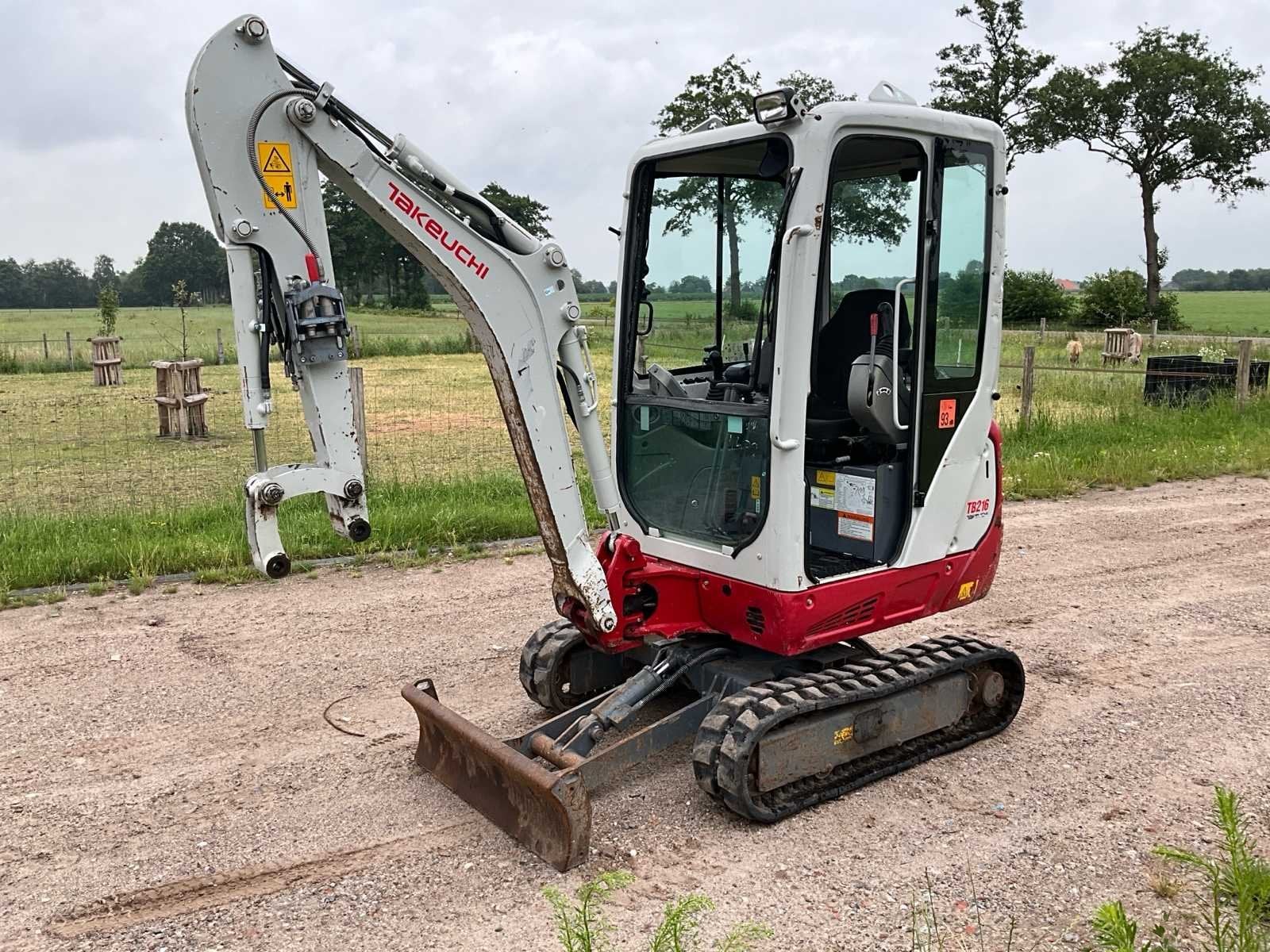 2023 Takeuchi TB216 Minigraafmachine, Zakelijke goederen, Machines en Bouw | Kranen en Graafmachines, Graafmachine