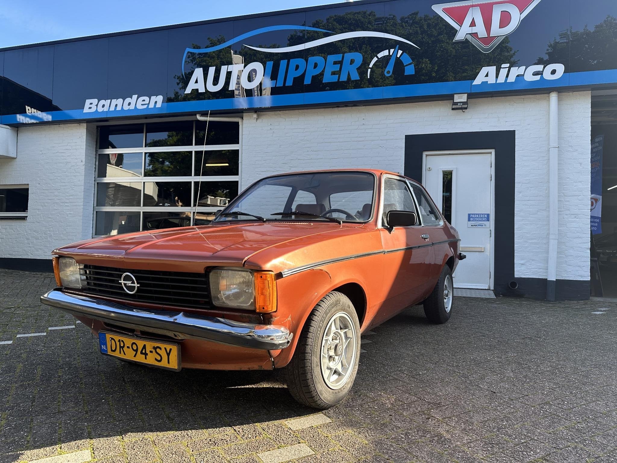 Opel Kadett 1.2N MIRO RELLEN Opel kadett zie documentaire RT, Lichtmetalen velgen, 4 cilinders, 1196 cc, Origineel Nederlands
