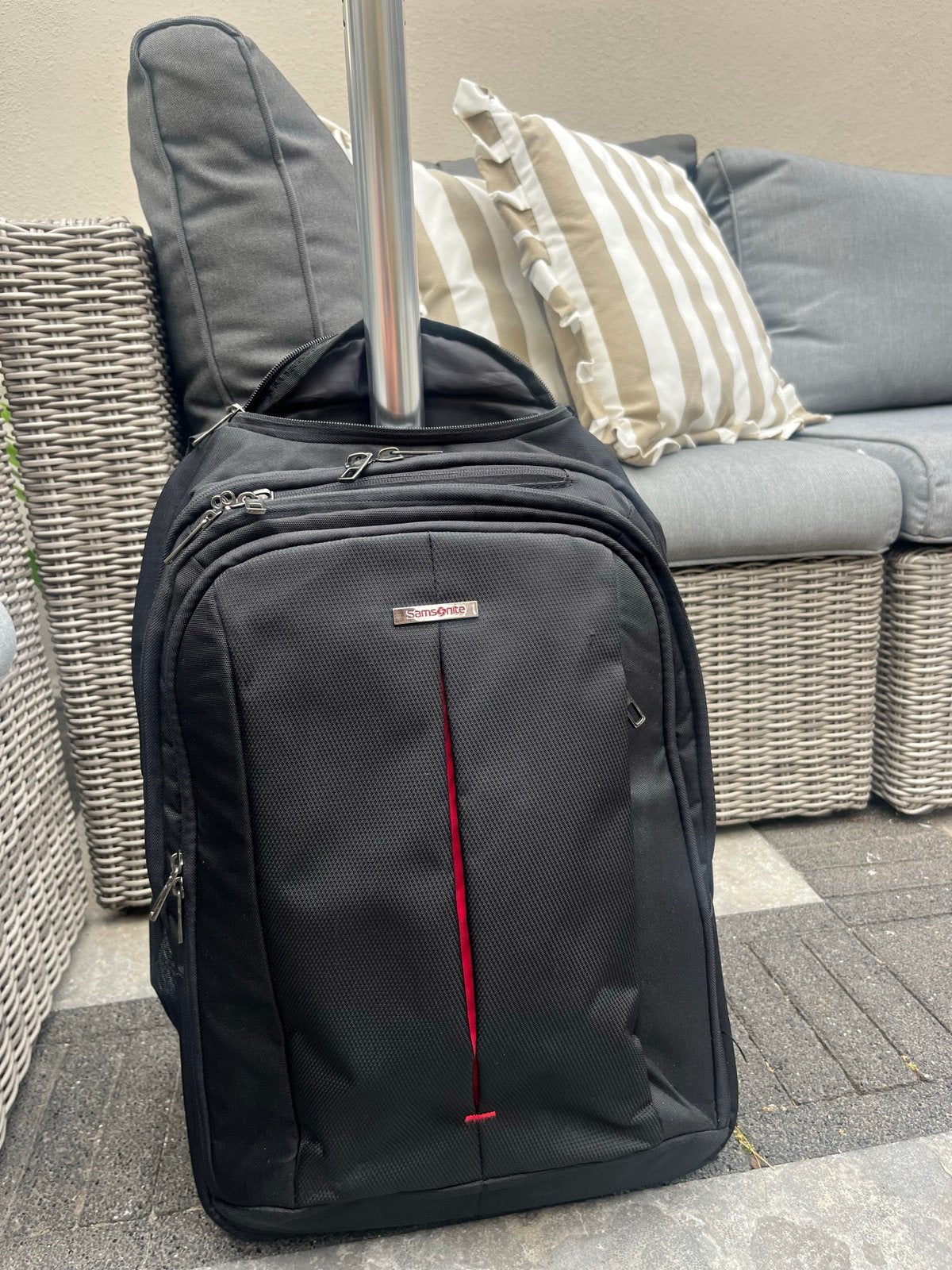 Samsonite rugzak met wieltjes en uitschuifbare handgreep, Sieraden, Tassen en Uiterlijk, Tassen | Reistassen en Weekendtassen