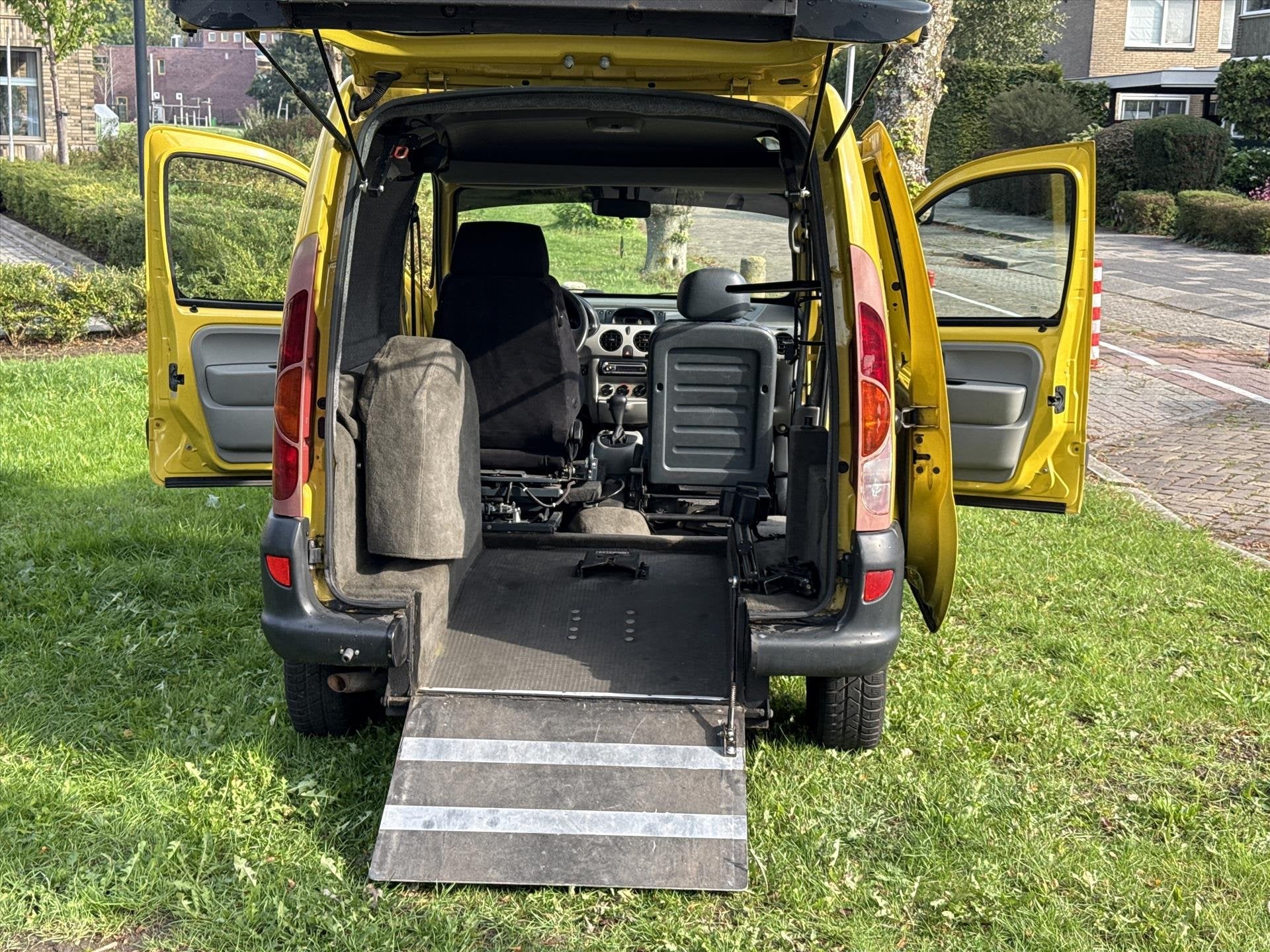 Renault Kangoo 1.4 EURO 2000 ROLSTOELAUTO AUTOMAAT, Automaat, Dealer onderhouden, Stof, Gebruikt