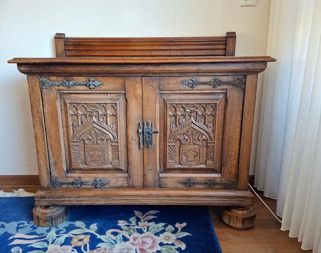  Antiek Eiken Dressoir met houtsnijwerk en karakter, Ophalen, 100 tot 150 cm, Mechelse buffetkast, Eikenhout