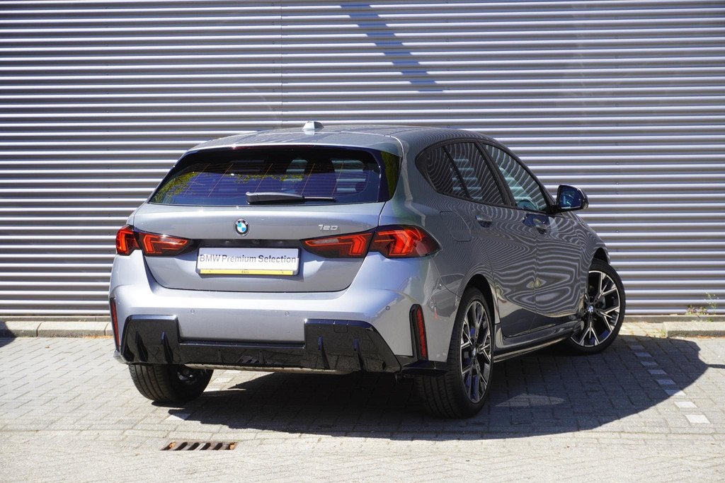 BMW 1 Serie 5-deurs 120 M Sportpakket Executive | Innovation, Auto's, BMW, Gebruikt, Euro 6, Met garantie (alle), Origineel Nederlands