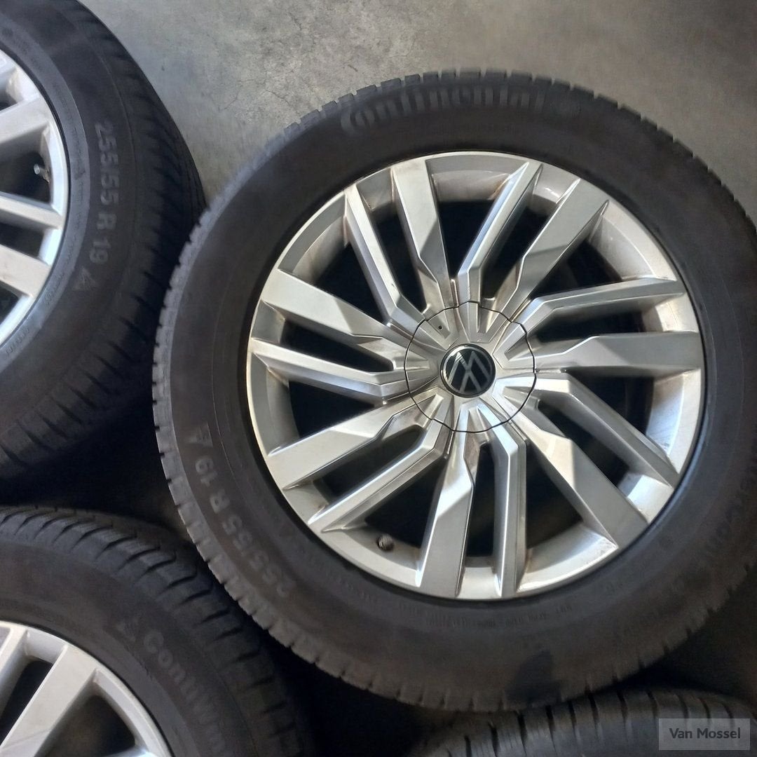 Volkswagen Touareg Continental Cont Winter Contact 255/55/R1, Auto-onderdelen, Banden en Velgen, 19 inch, Gebruikt, 255 mm, -