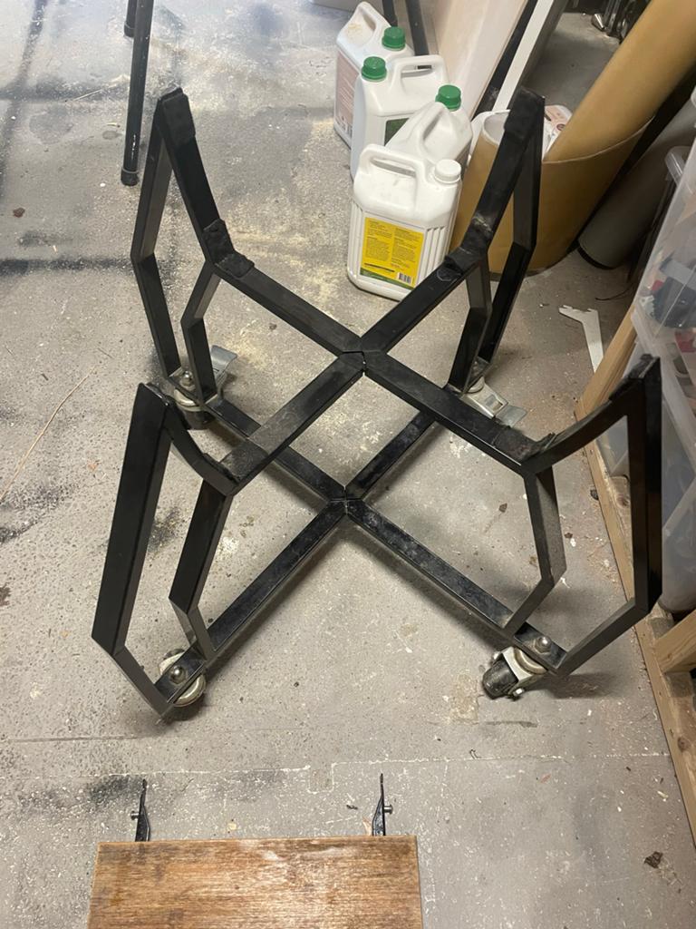 Onderstel Grill Guru Large met wielen, Tuin en Terras, Ophalen, Zo goed als nieuw
