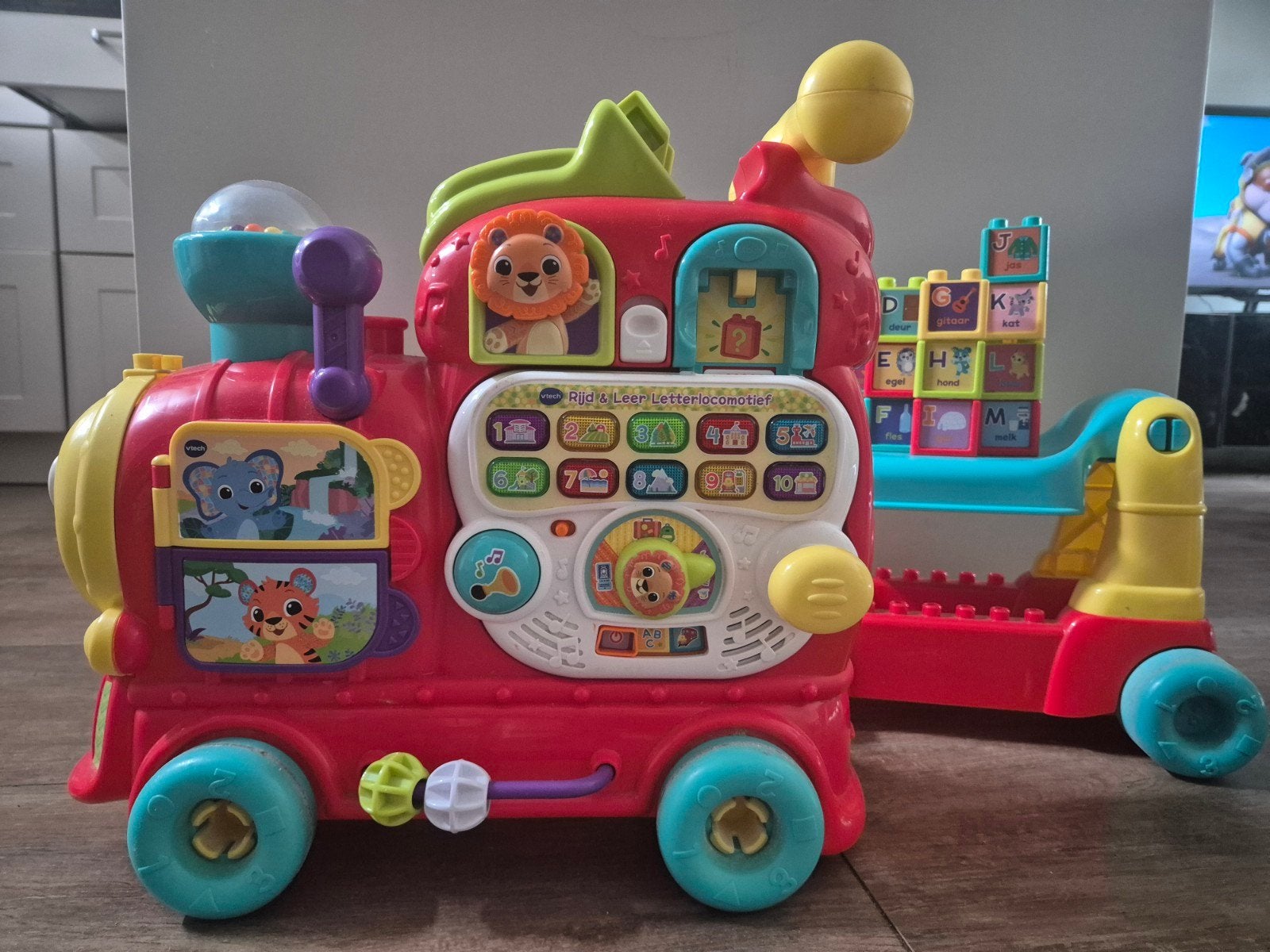 VTech Rijd & Leer Letterlocomotief - compleet, Ophalen of Verzenden, Gebruikt, Overige typen, Met licht