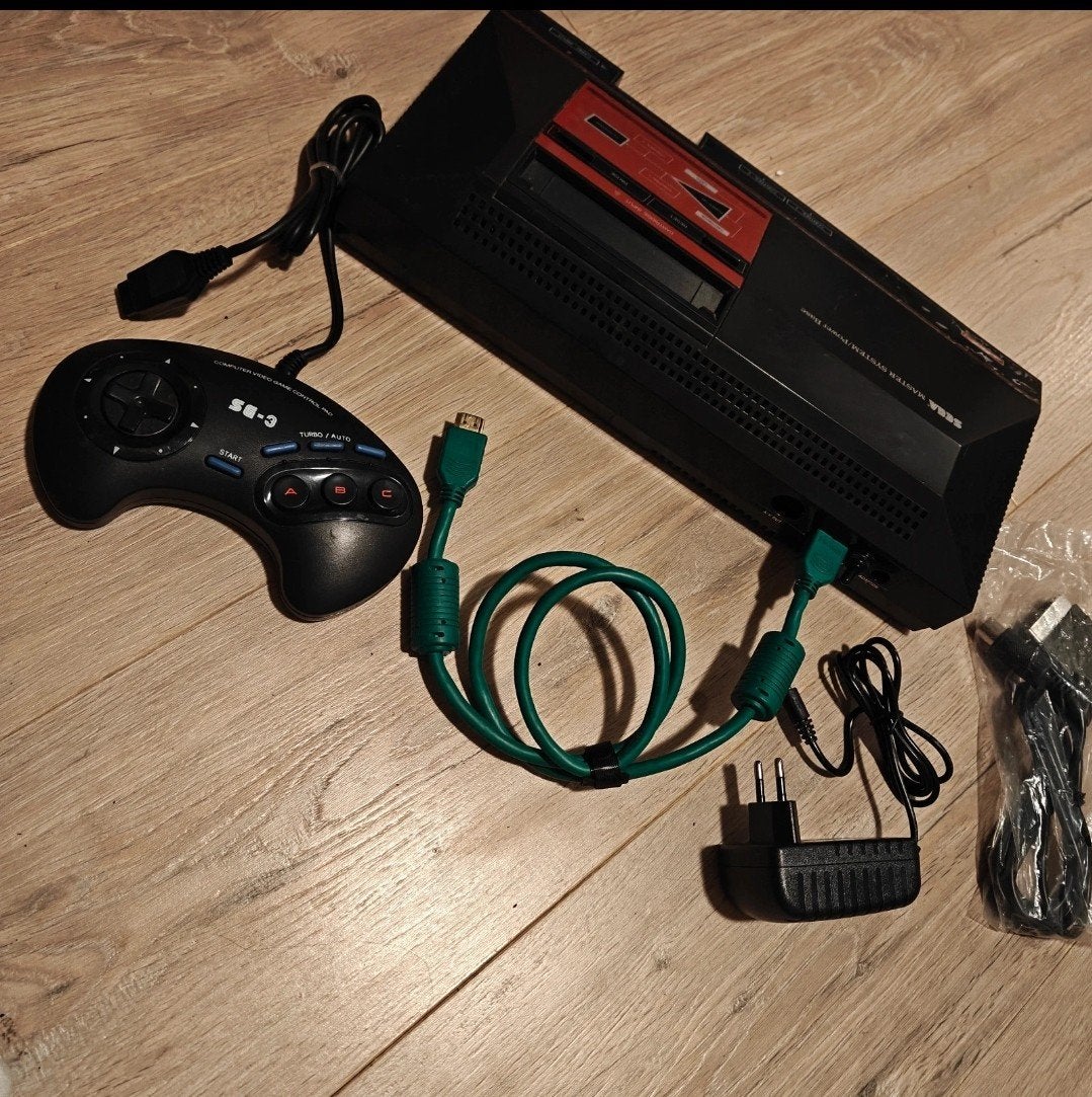 Sega master system with HDMI output and more. See details, Spelcomputers en Games, Spelcomputers | Sega, Verzenden, Met 1 controller