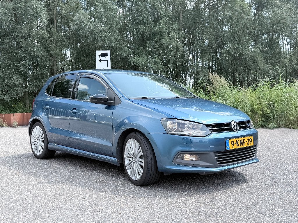 Volkswagen Polo 1.4 TSI BlueGT 140 pk DSG  Blauw Metallic, 1116 kg, 4 cilinders, Blauw, Leder en Stof