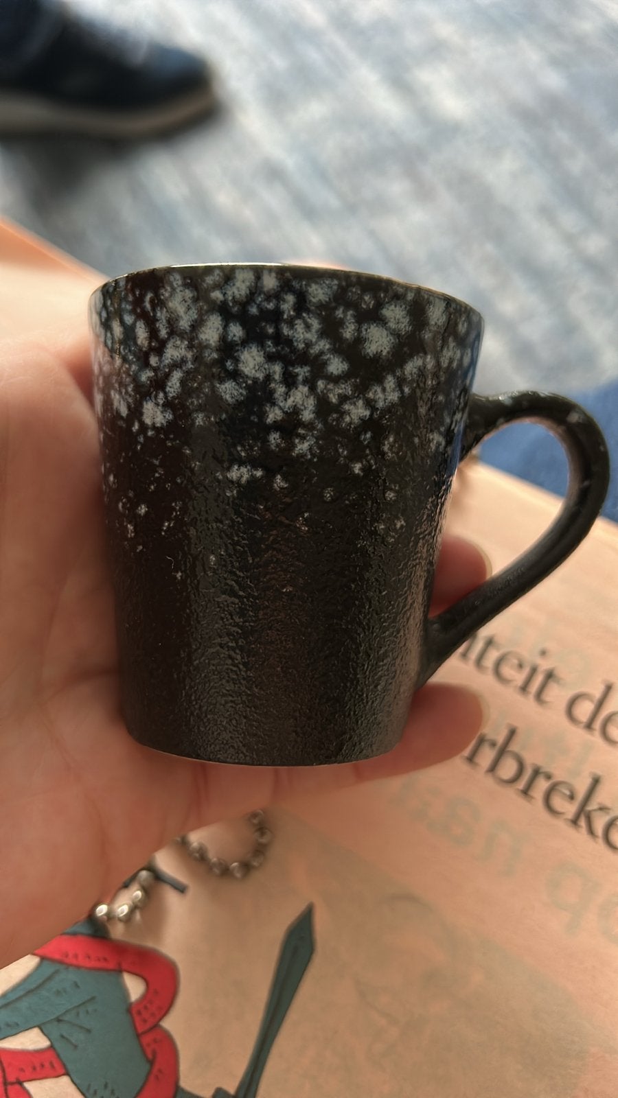 HKliving Keramische Espresso Kopje - Zwart met Spikkels, Overige merken, Keramiek, Ophalen of Verzenden, Zo goed als nieuw