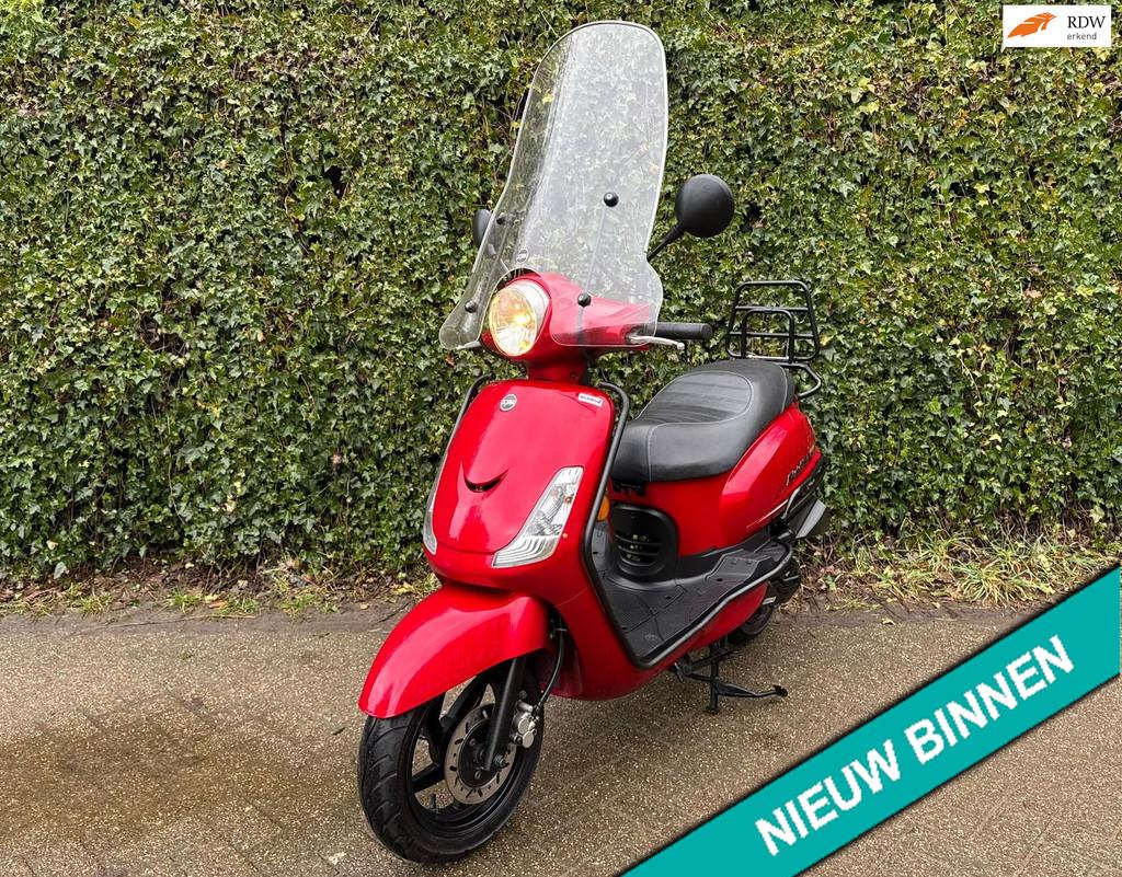 SYM Fiddle 2 RED Windscherm Drager BETAAL met in3, 49 cc, S, Benzine, Fiddle