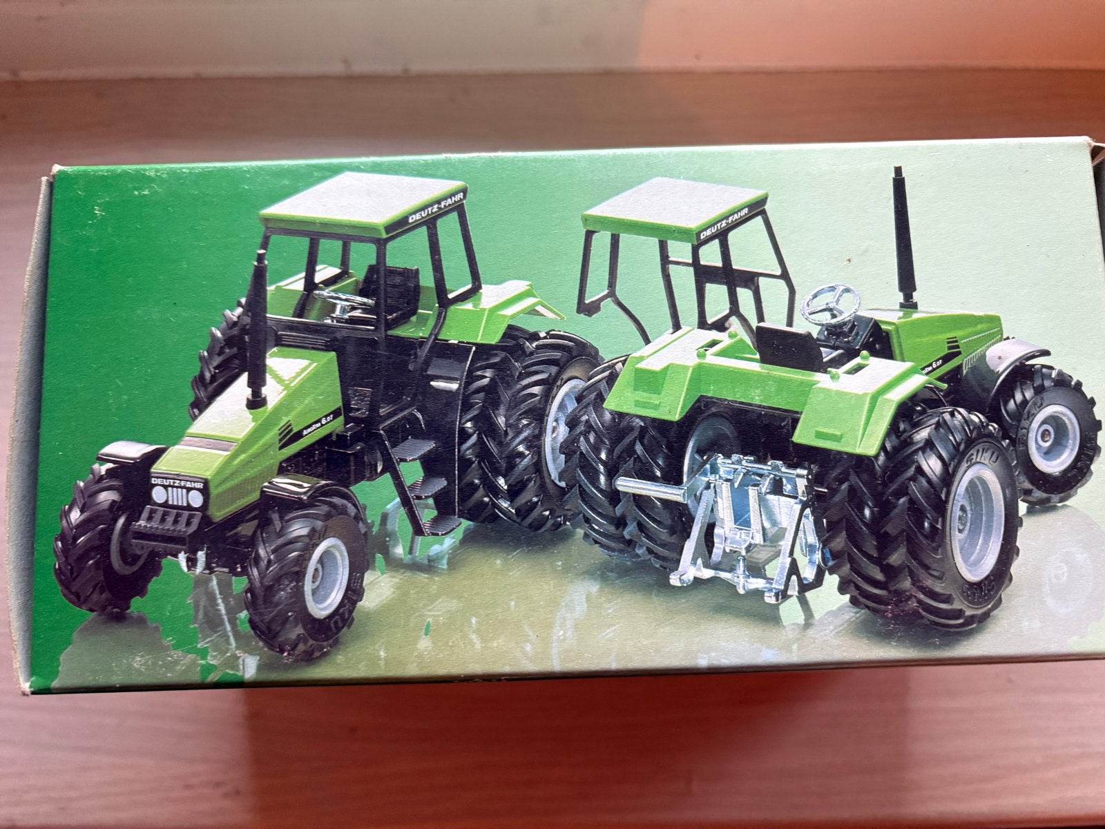 Siku Deutz Agroxtra 6.07 tractor met dubbellucht + doos, Ophalen of Verzenden, Zo goed als nieuw, Tractor of Landbouw, SIKU