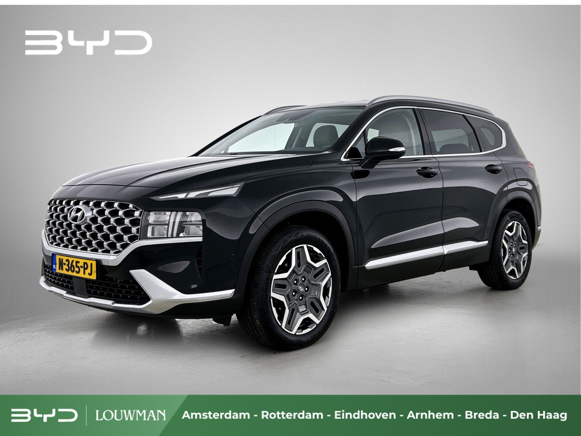 Hyundai Santa Fe 1.6 T-GDI HEV Comfort Smart 7p. | Krell Aud, Auto's, Santa Fe, Gebruikt, Euro 6, Zwart