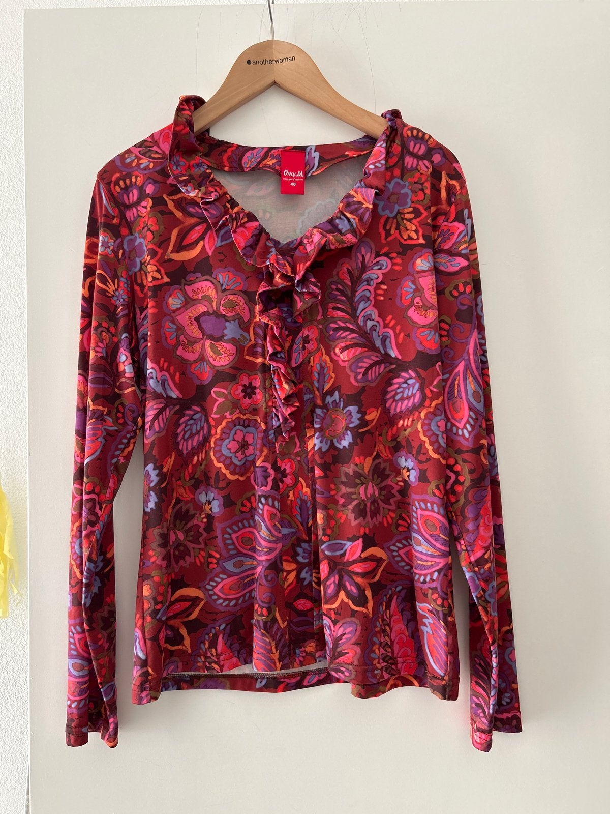 Only-M Bloes met Lange Mouwen en Ruches, Maat 40, Kleding | Dames, Maat 38/40 (M), Meerkleurig, Ophalen of Verzenden, Zo goed als nieuw