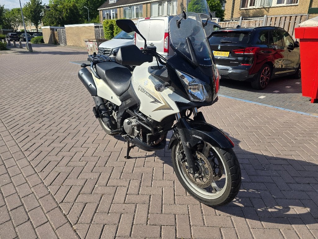 Suzuki V-strom DL650 2010 + accessoires, Motoren, Motoren | Suzuki, Gebruikt, Particulier, Meer dan 35 kW, Toermotor