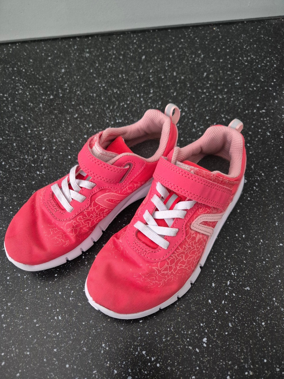 Roze gymschoenen /sportschoenen Decathlon maat 31, Ophalen of Verzenden, Zo goed als nieuw, Overige typen, Overige merken