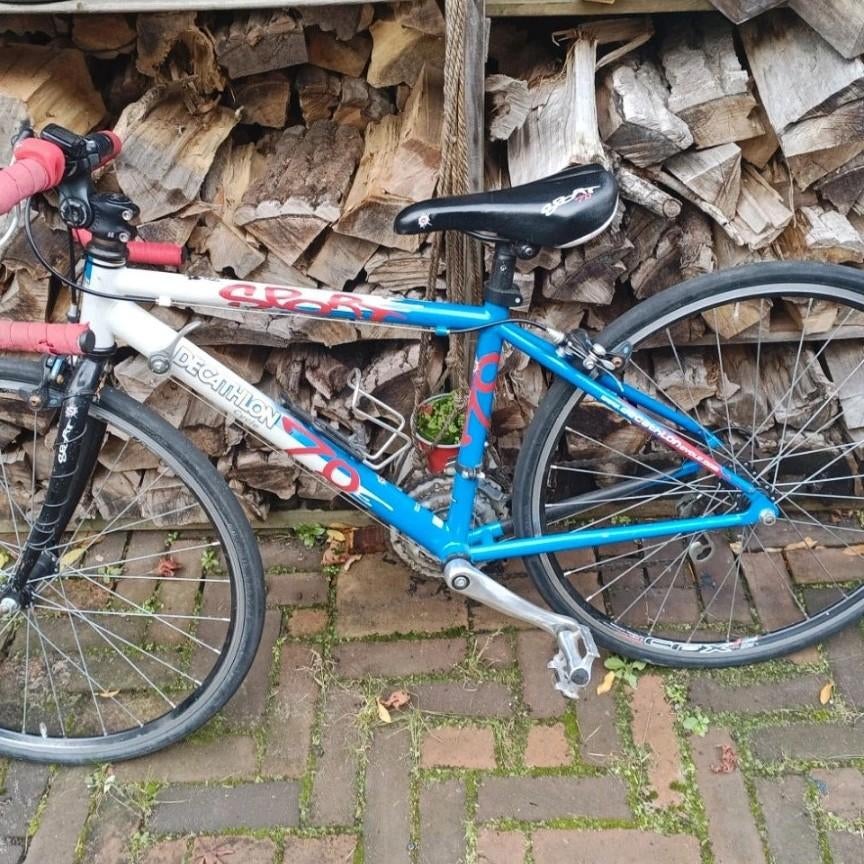 Decathlon racefiets, wit/blauw, gebruikt, Fietsen en Brommers, Fietsen | Racefietsen, Ophalen