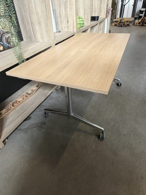Kusch+Co Roll'n Meet klaptafel 160x80 cm – verrijdbaar, Overige materialen, Zo goed als nieuw, 150 tot 200 cm, Vier personen