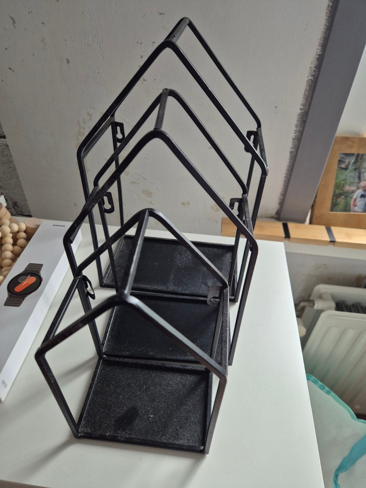 Set van 3 Zwarte Metalen Wandplanken in Huisvorm, Ophalen, Metaal, Industrieel, Gebruikt