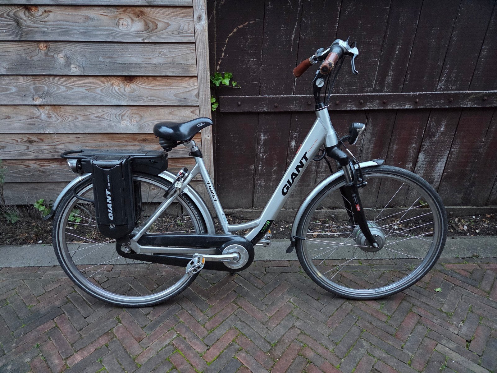 Elektrische damesfiets Giant Twist – 2 accu’s – maat M, Ophalen, Gebruikt, Giant, 47 tot 51 cm