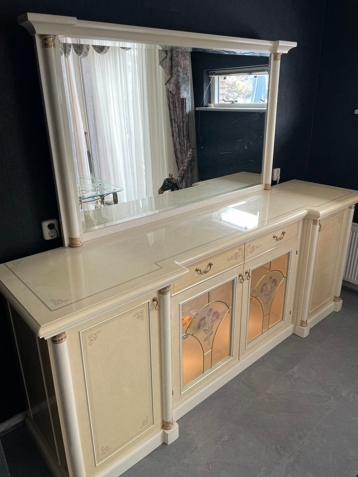 Beige goud dressoir met spiegel en verlichting, Ophalen, Zo goed als nieuw, 50 tot 75 cm, 200 cm of meer