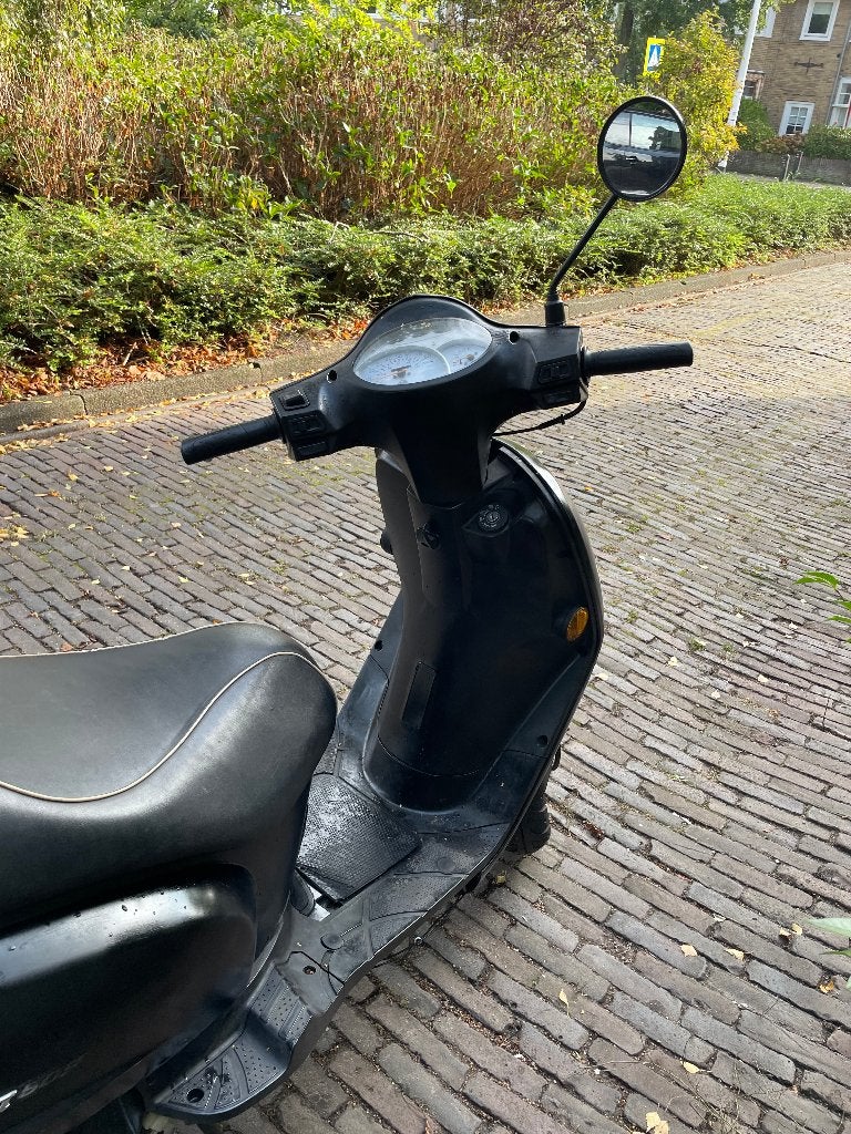 Sym fiddle 2, Fietsen en Brommers, Ophalen, Gebruikt, Maximaal 45 km/u, Benzine