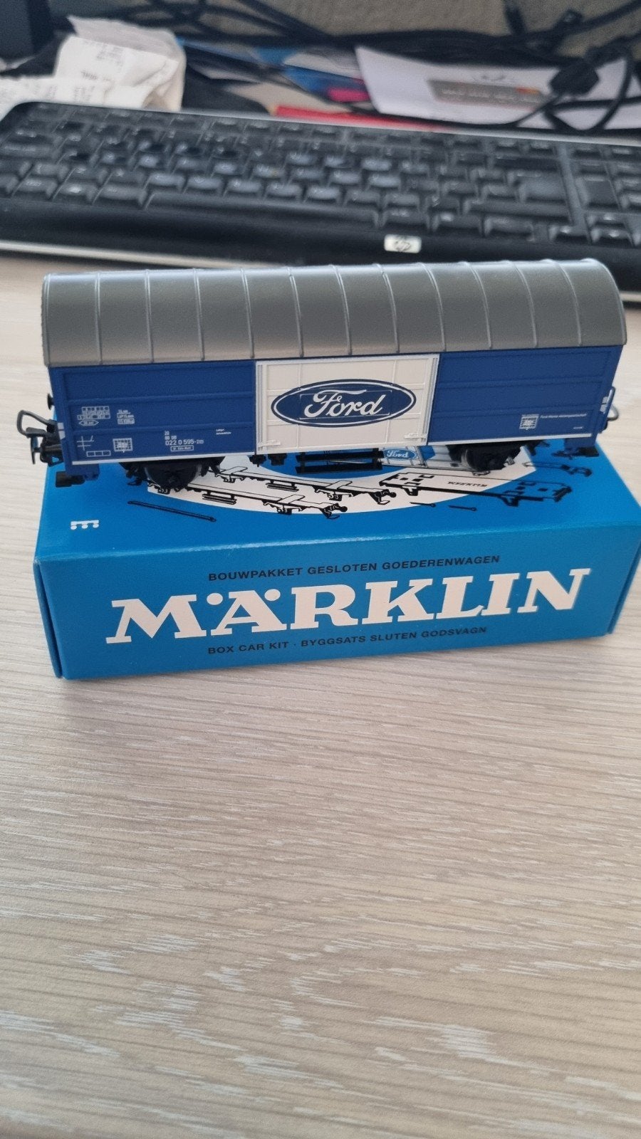 Marklin H0 48159 Gesloten goederenwagen Ford, Hobby en Vrije tijd, Modeltreinen | H0, Wisselstroom, Verzenden, Wagon, Zo goed als nieuw