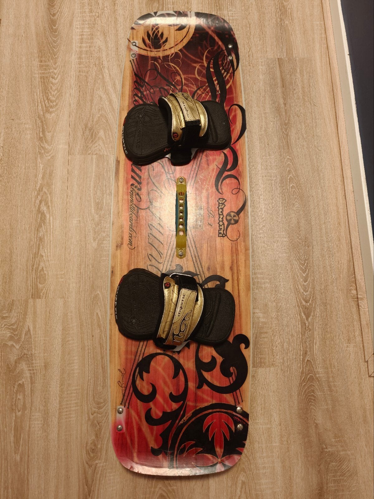 Brunotti Pro X Kitesurf Board 126x39 met bindingen en vinnen, Ophalen, Gebruikt, Shortboard