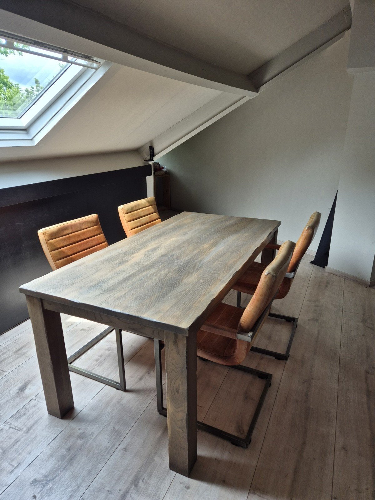Eikenhouten eettafel, leren stoel, camel, Ophalen, Pronto, Eikenhout, 150 tot 200 cm