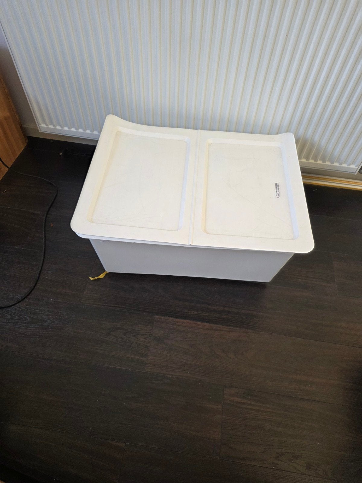 Twee witte opbergboxen met deksel, Ophalen of Verzenden, Kunststof, Minder dan 50 cm