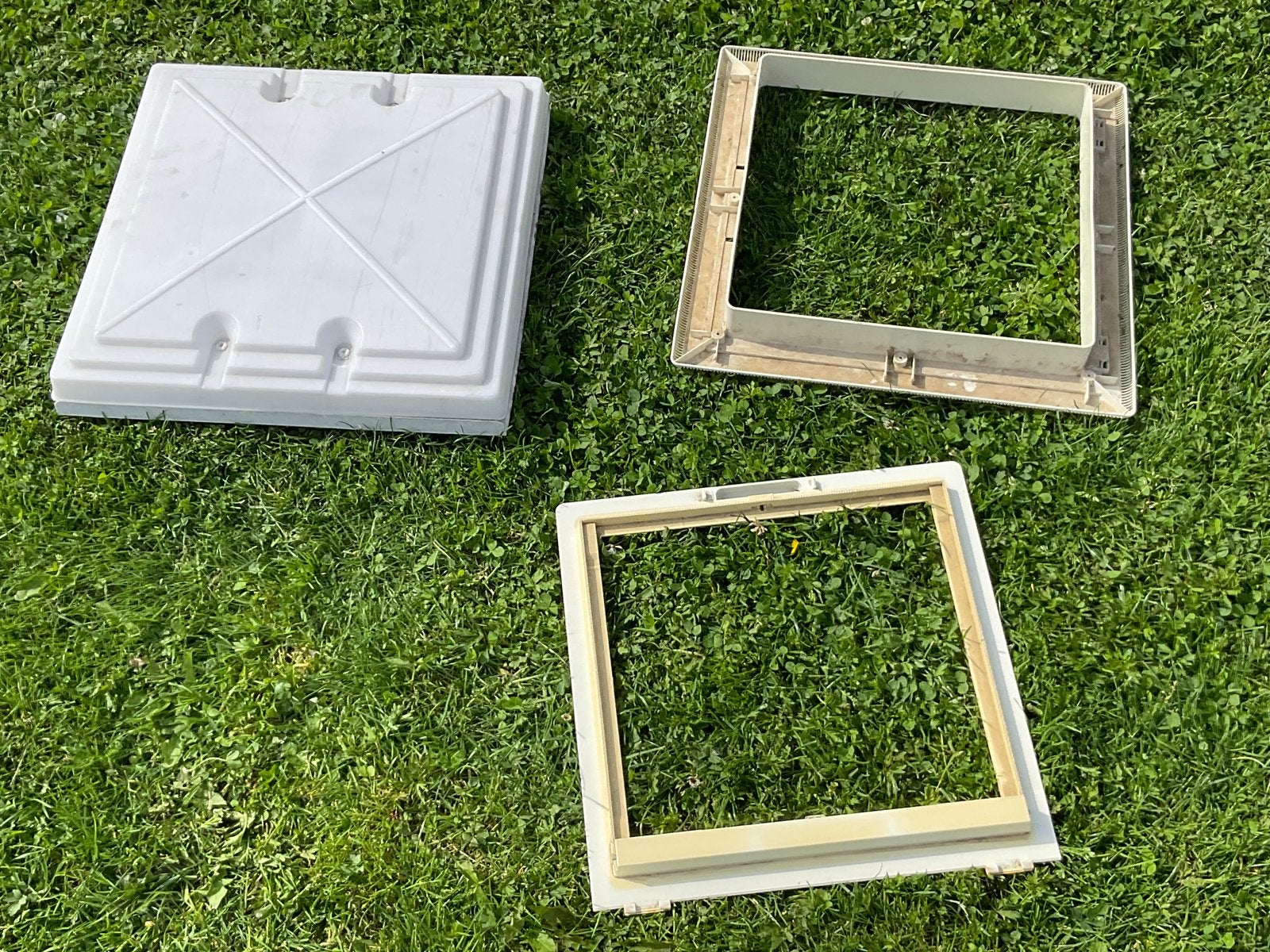 Mpk dakluik 40x40 cm gebruikt met verduistering, Caravans en Kamperen, Caravan accessoires, Ophalen of Verzenden, Gebruikt