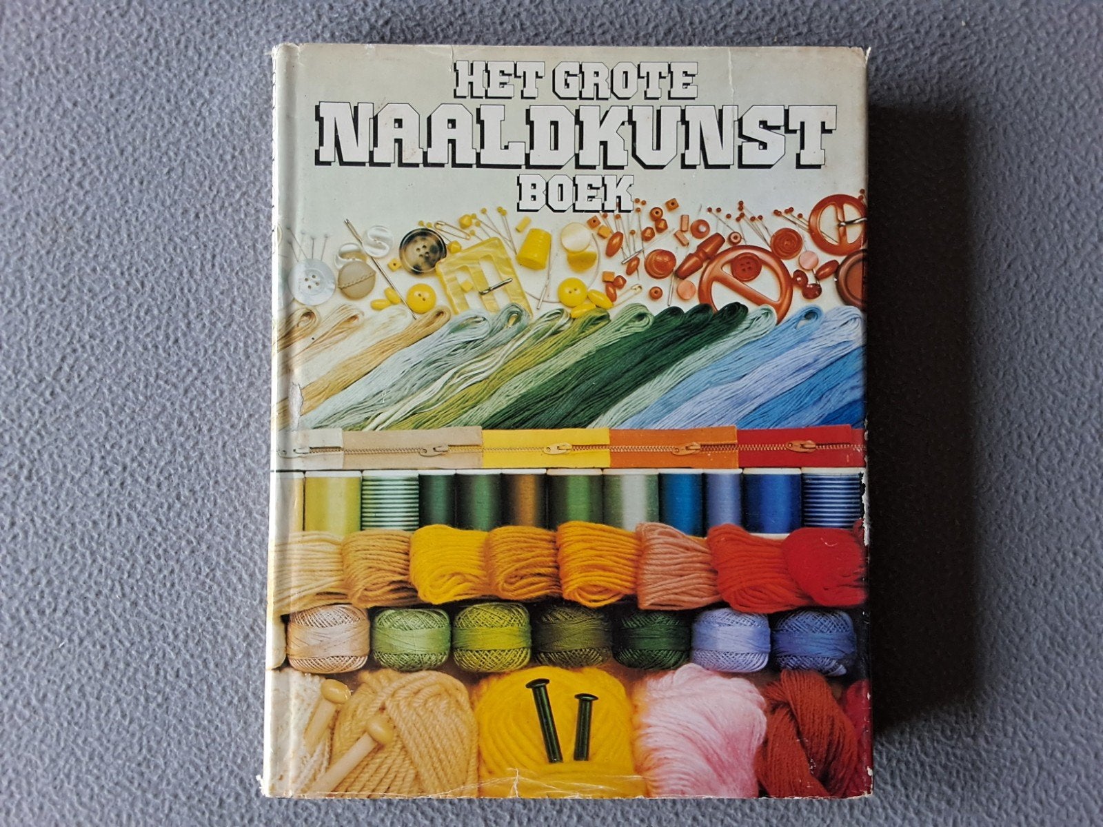 grote naaldkunst boek, Boeken, Ophalen of Verzenden, Gelezen