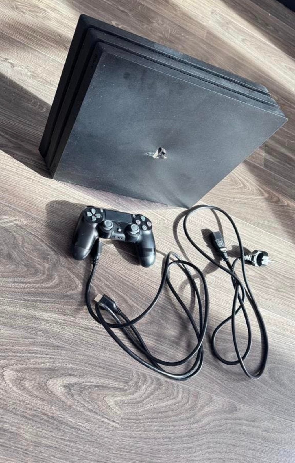 PlayStation Pro 4 1Tb met 5 games en controller, Ophalen, Gebruikt, 2 spelers, Vanaf 3 jaar
