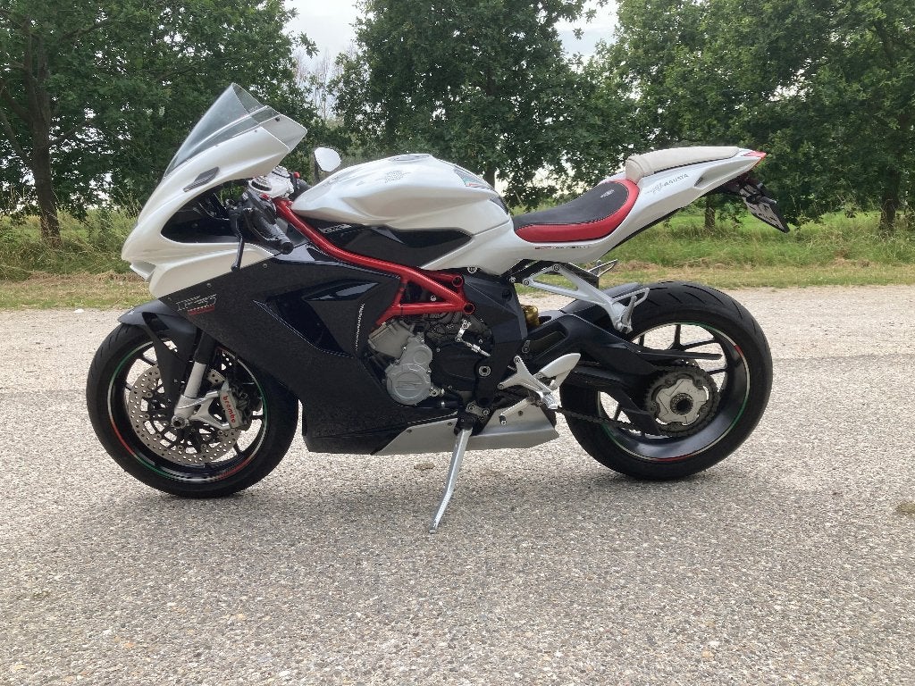 Te koop aangeboden MV Agusta F3-800, LED Verlichting, Motorrijbewijs A, Gebruikt, 3 cilinders