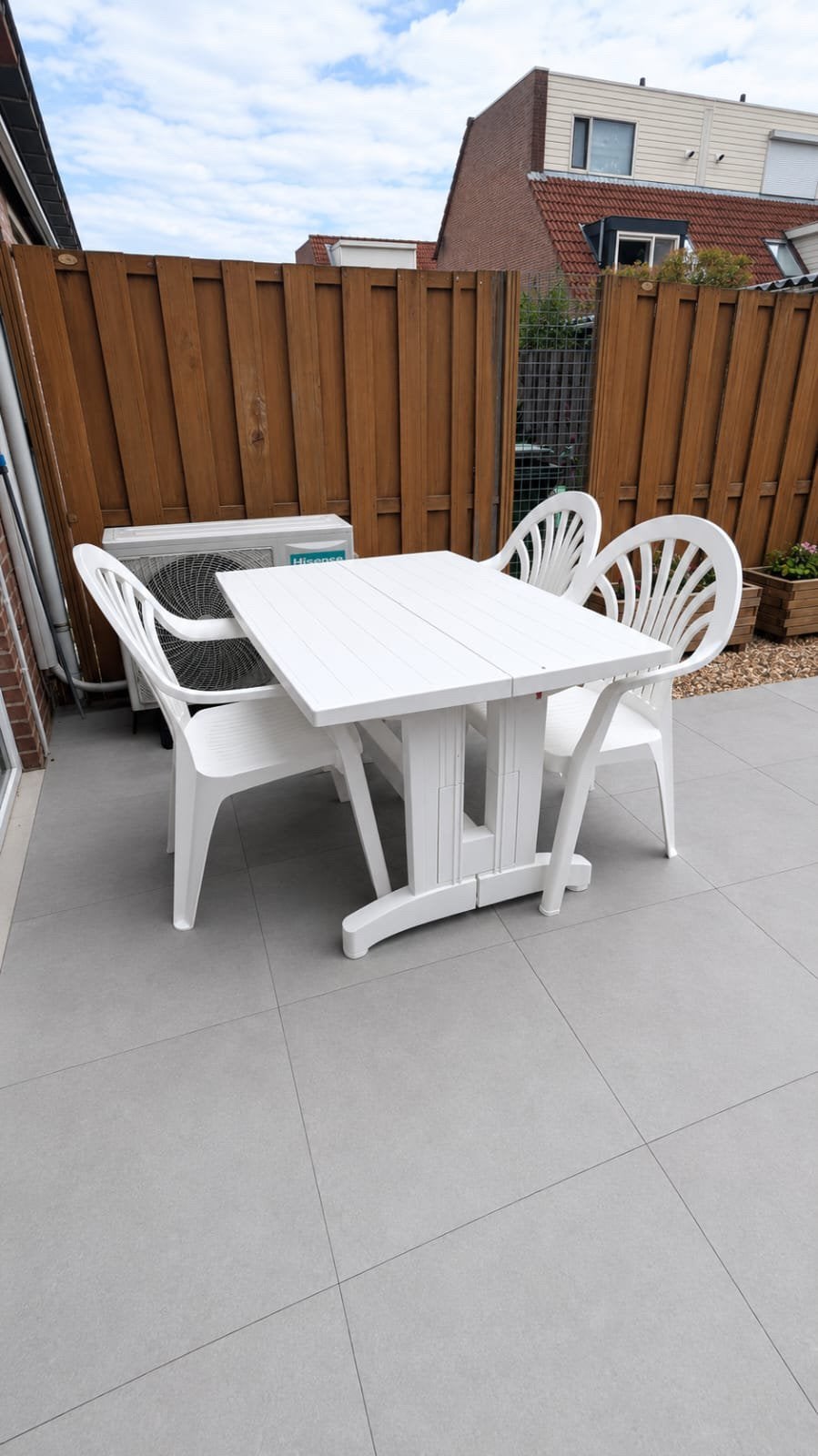 Garden collapsible table and chairs, Ophalen, Zo goed als nieuw