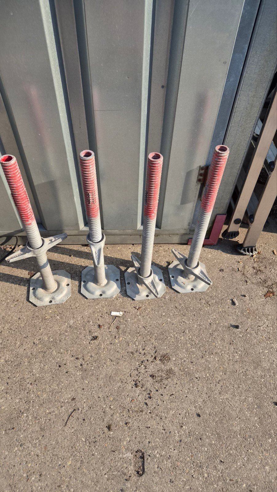 Te koop 4 steiger spindels, Ophalen of Verzenden, Layer, Rolsteiger of Kamersteiger, 5 meter of hoger