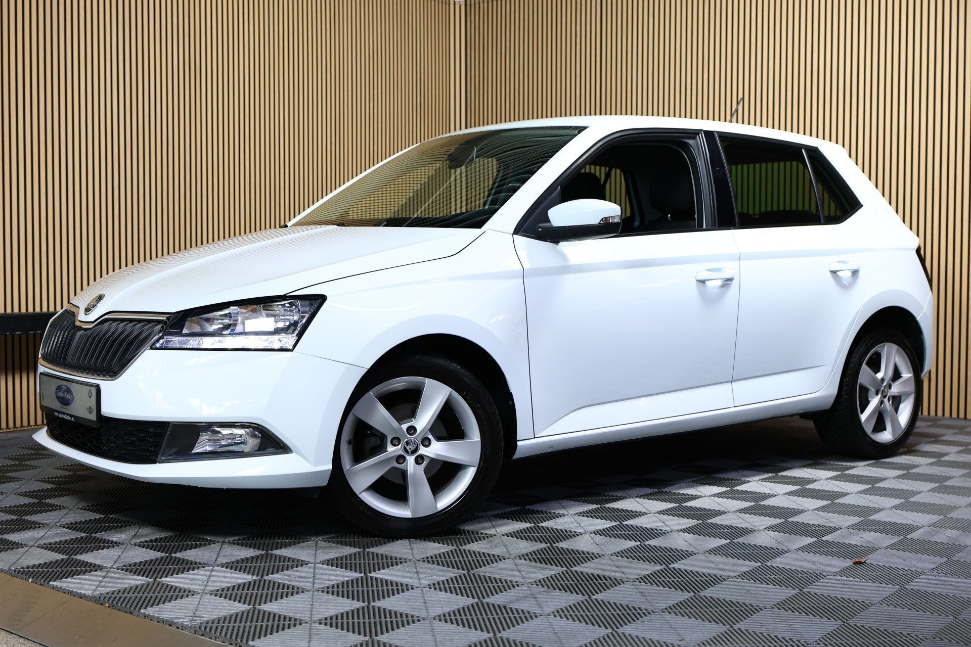 Skoda Fabia AVM AIRCO BLUETOOTH STOELVW PDC "19 (bj 2019), Stof, 540 kg, 60 pk, Wit