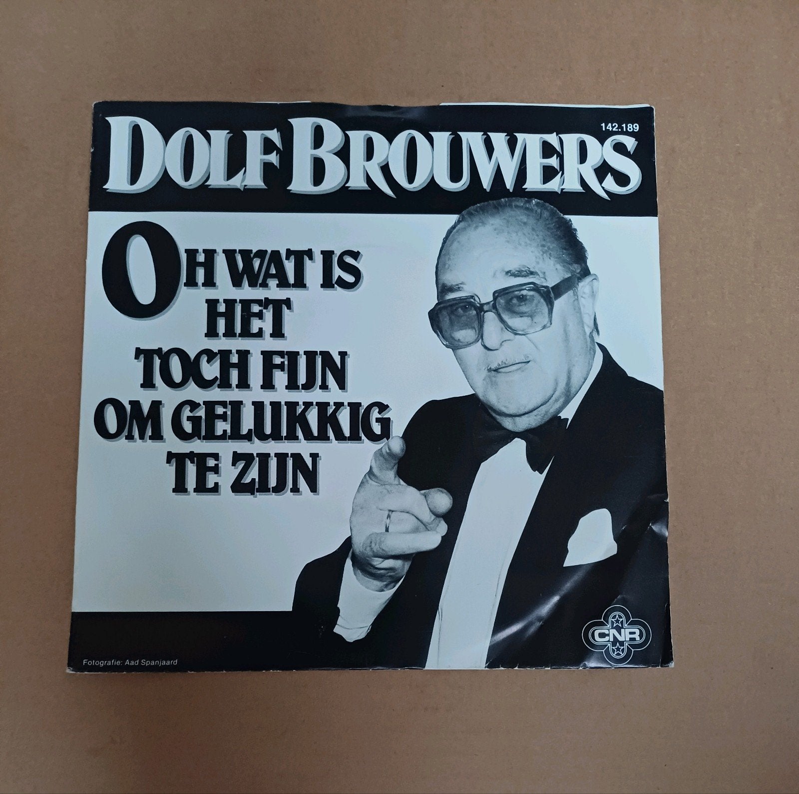 Dolf Brouwers - Oh Wat Is Het Toch Fijn Om Gelukkig Te Zijn, Beschermende buitenhoes, Ophalen of Verzenden, Gebruikt, Nederlandstalig