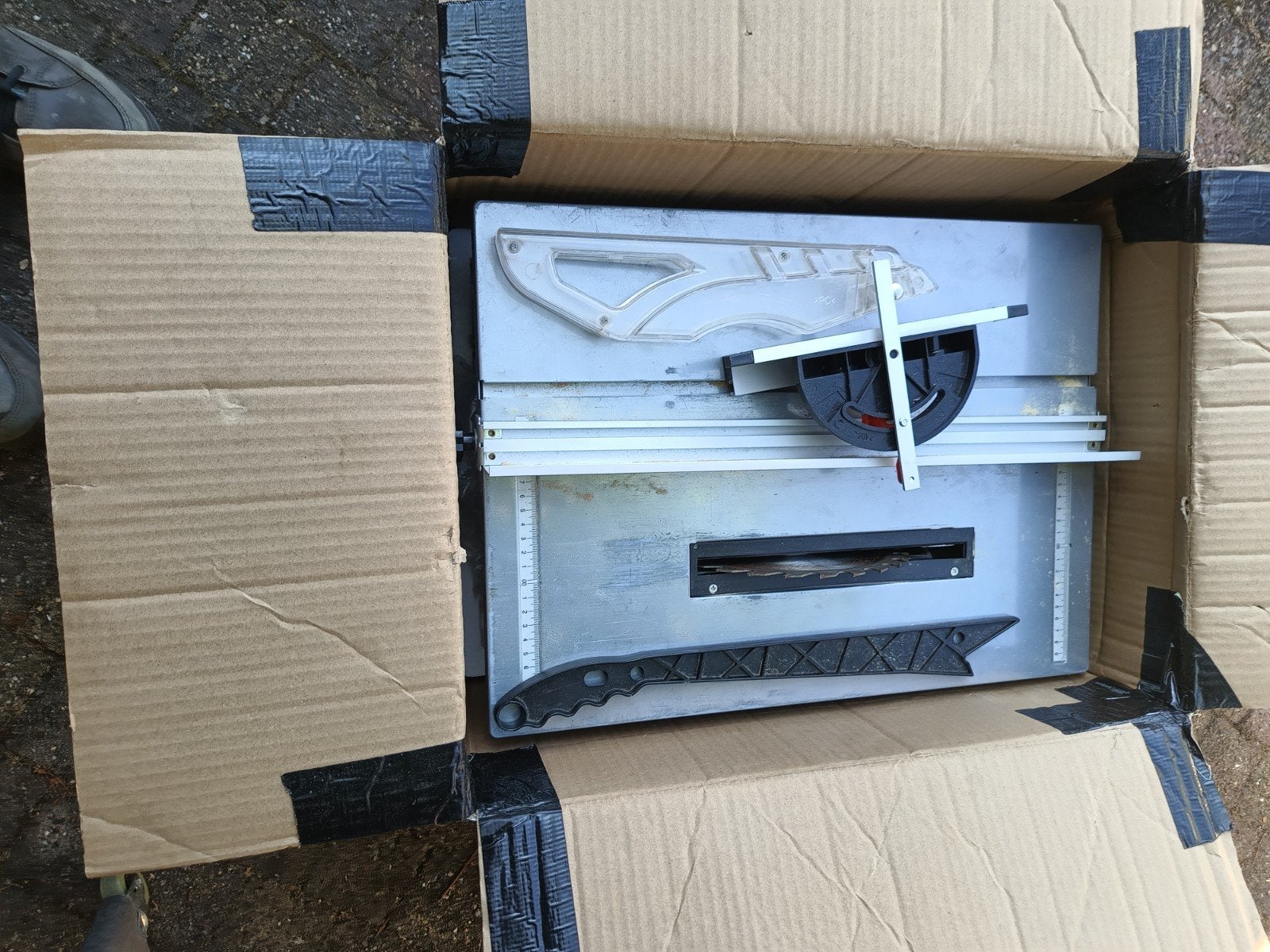 Ferm Zaagtafel TSM1036 - paar keer gebruikt, Ophalen, Cirkelzaag, Nieuw, 600 tot 1200 watt