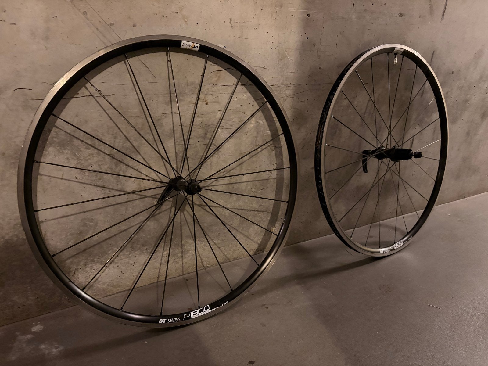 DT Swiss P1800 Spline 28 inch tubeless ready wielset velgrem, Gebruikt, Aluminium, Racefiets, Ophalen