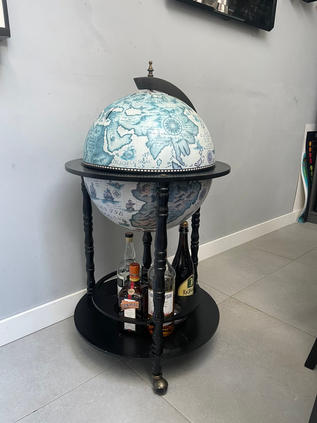 Globe bar (wereldbol drank trolley), Ophalen, Gebruikt