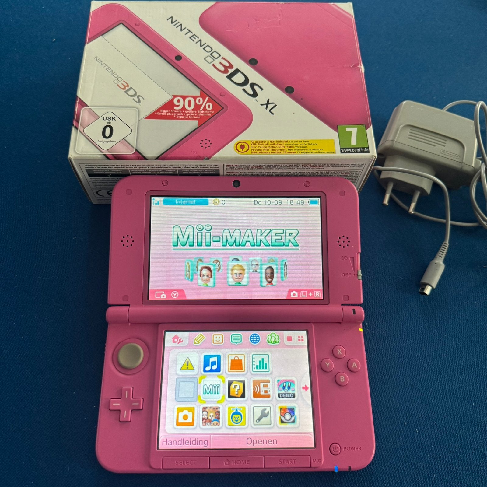 Nintendo 3DS XL Roze met doos en boekjes, zo goed als nieuw!, Met games, 3DS XL, Ophalen of Verzenden, Zo goed als nieuw
