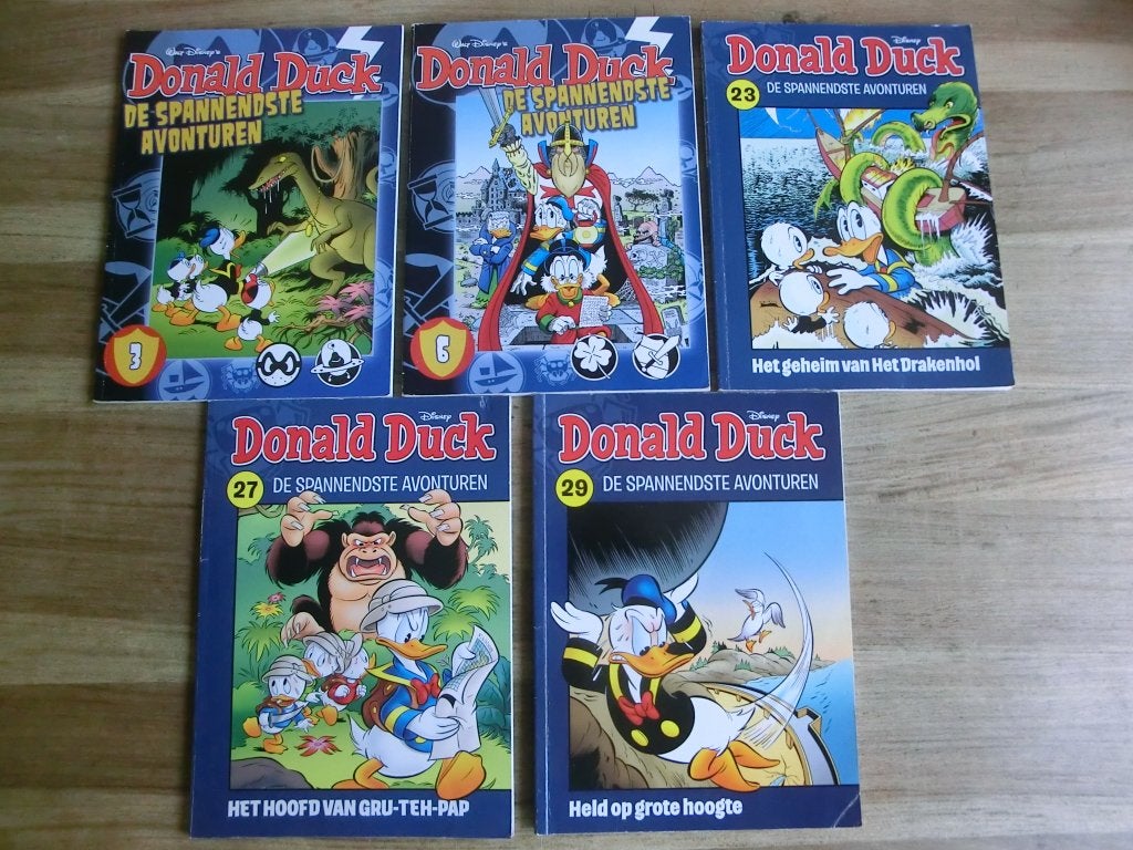 5 strips uit de spannendste avonturen van Donald Duck reeks, Meerdere stripboeken, Ophalen of Verzenden, Gelezen