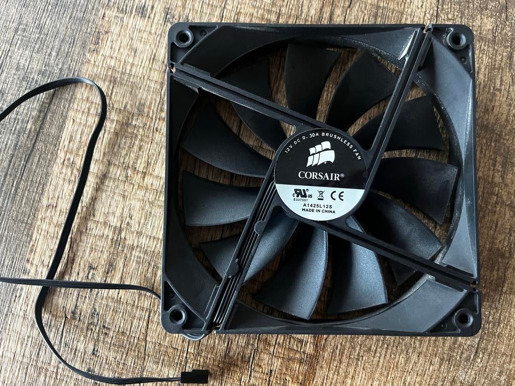 corsair a1425l12st fan + pwm, Computers en Software, Computerkoelers, Ophalen of Verzenden, Zo goed als nieuw, Luchtkoeling