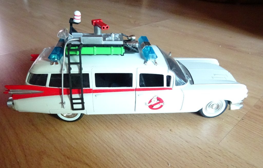 Ghostbusters Ecto-1 Cadillac Ambulance, Hobby en Vrije tijd, Modelauto's | 1:24, Ophalen of Verzenden, Zo goed als nieuw, Auto