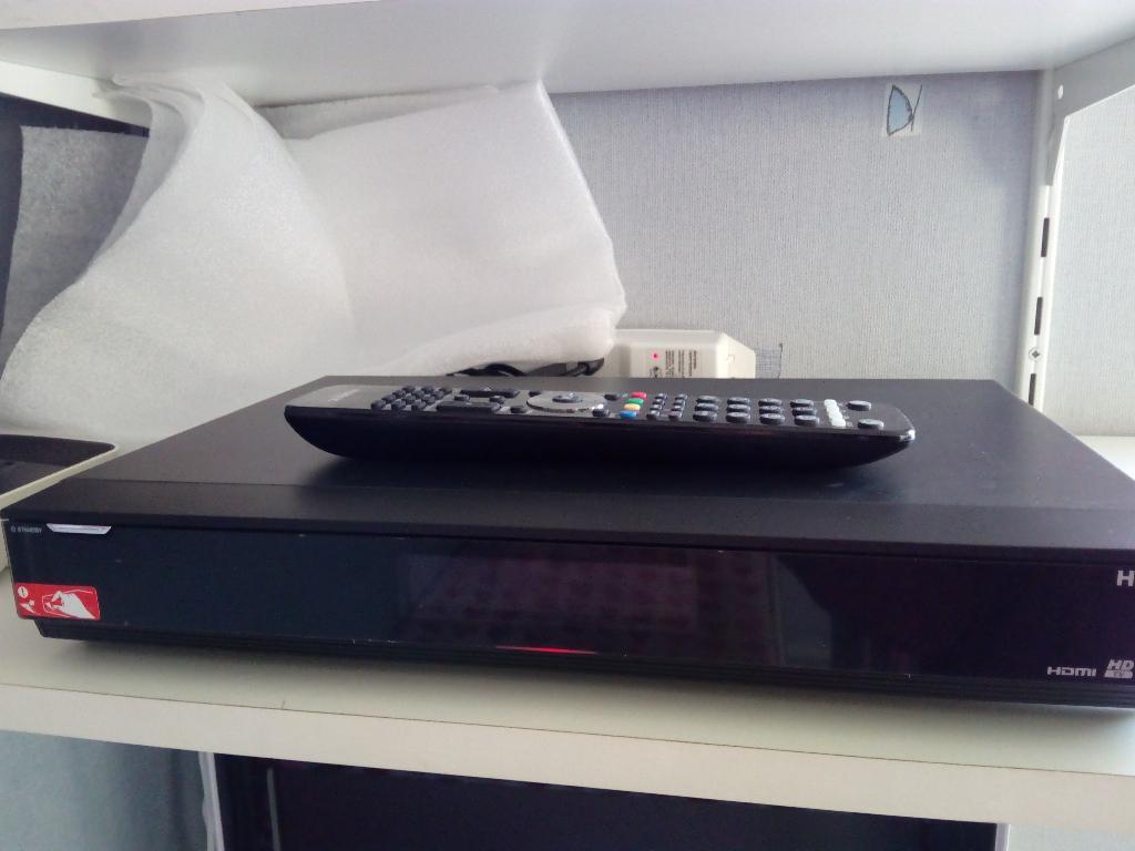 Humax 5200 met afstandsbediening, Ophalen, Zo goed als nieuw