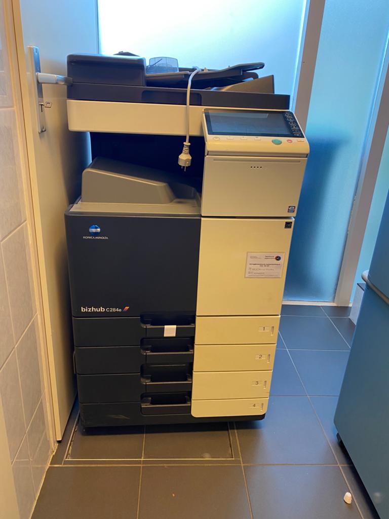 Konica Minolta bizhub C284E all in one printer, Computers en Software, Printers, Gebruikt, Ophalen