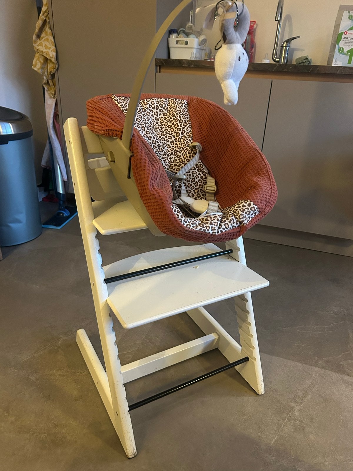 Stokke Tripp Trapp kinderstoel met newborn set, Ophalen, Gebruikt, Meegroeistoel, Gordel(s)